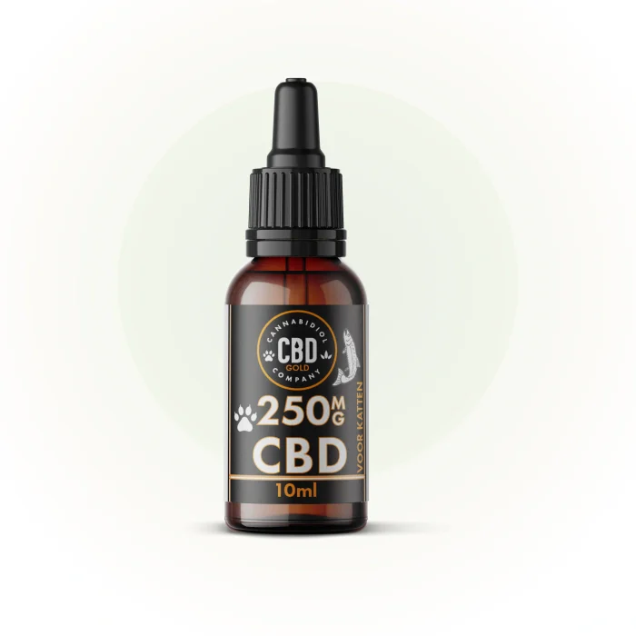 Kattenflesje met pipet: 250 mg CBD met zalmolie, 10 ml
